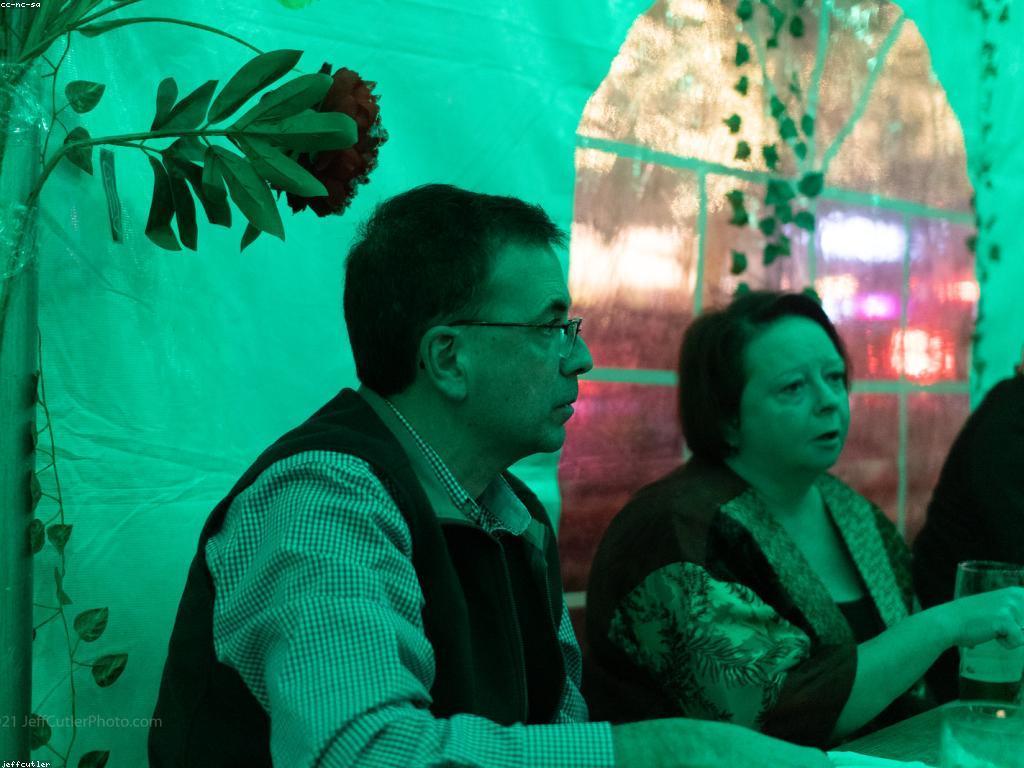 ឥទ្ធិពលនៃព័ត៌មានសង្គមលើការបង្កើតសង្គម